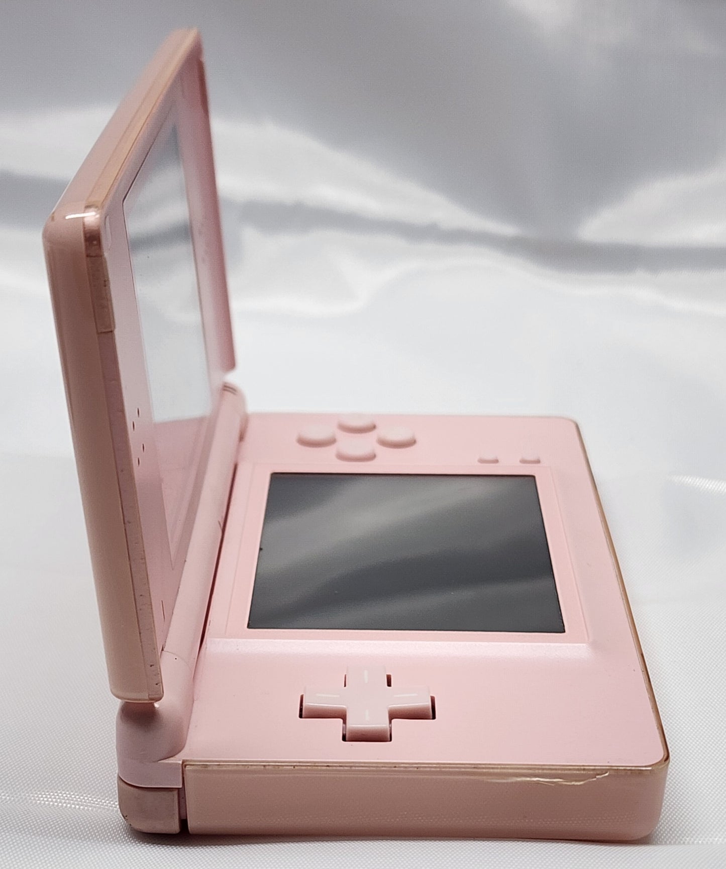 Pink DSlite. Charger & Stylus Included. Works Great.